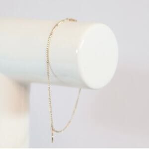 Avon Barely There 9" Bracelet Ultra Thin Gold Tone Chain Horsehoe Charm